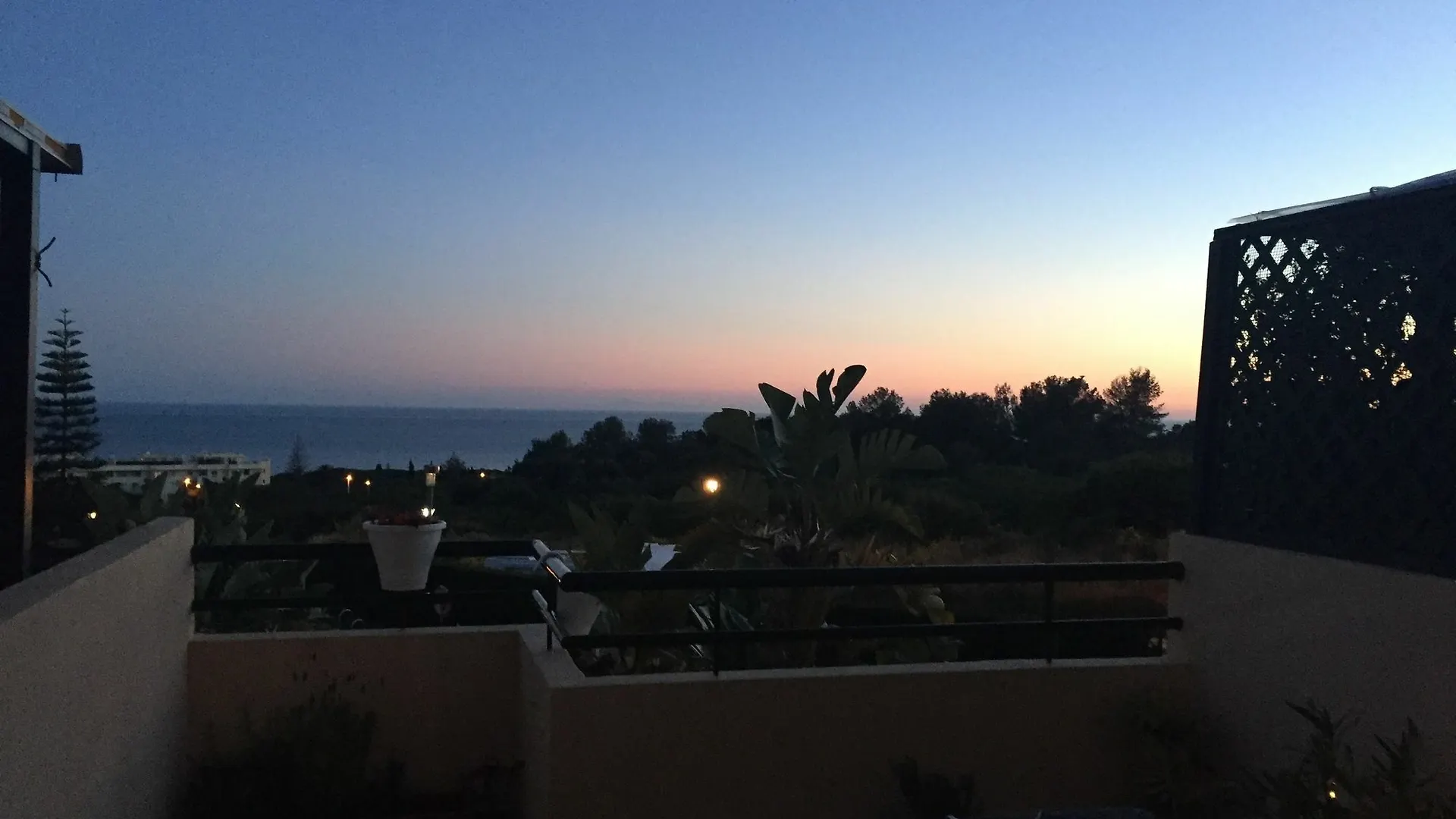 Townhouse In Marbella - Sea View Apartment