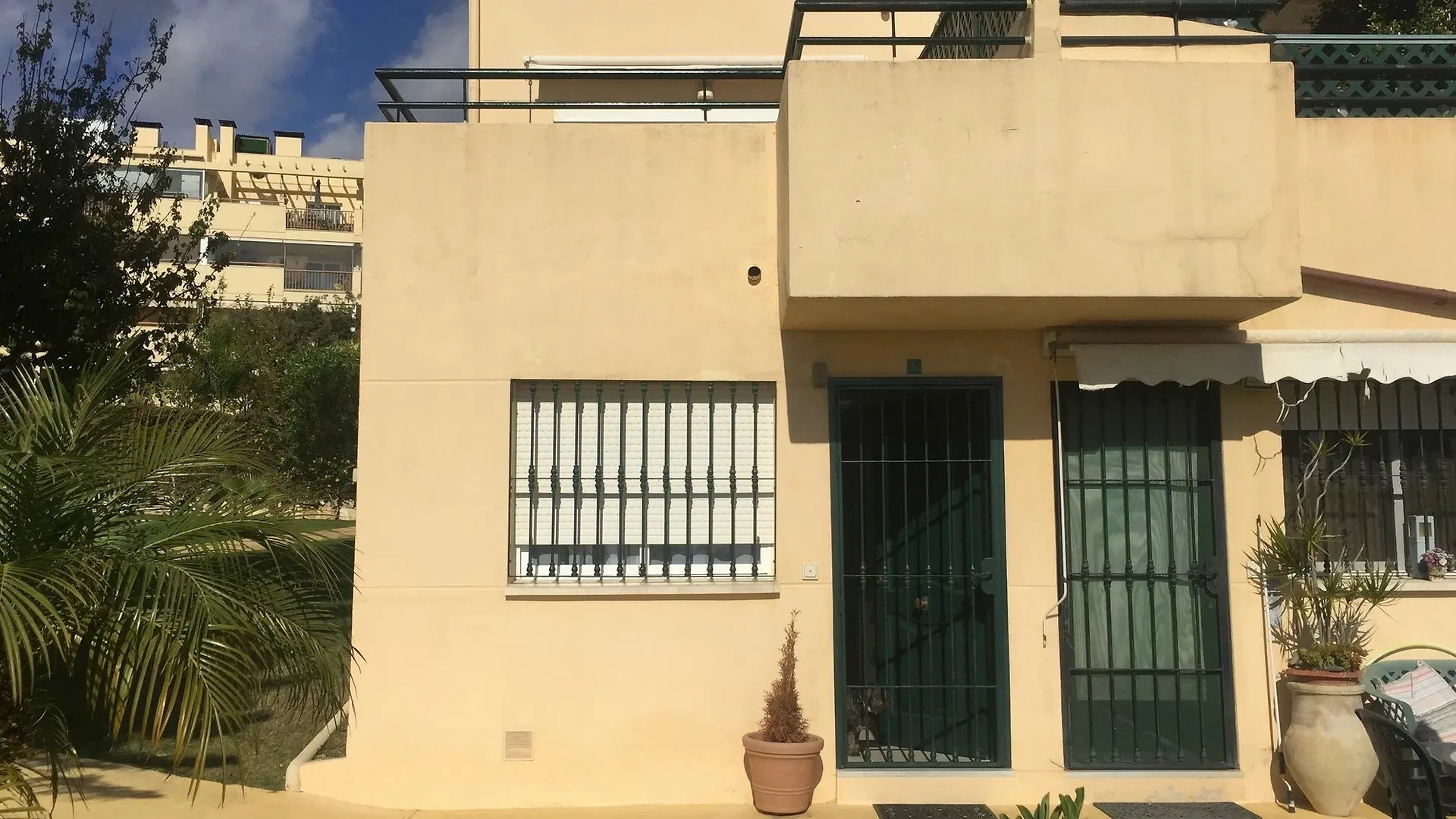 Townhouse In Marbella - Sea View Apartment